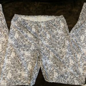 NWOT Leopard printed legging